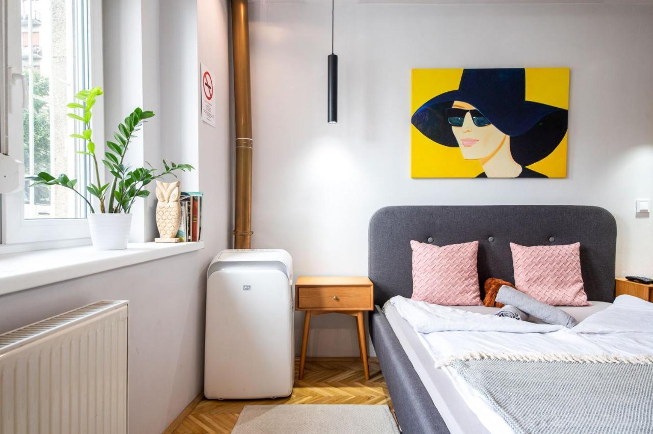 Riverbank Apartment At Parliament Budapest Exterior photo