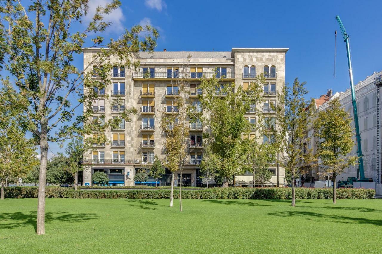 Riverbank Apartment At Parliament Budapest Exterior photo