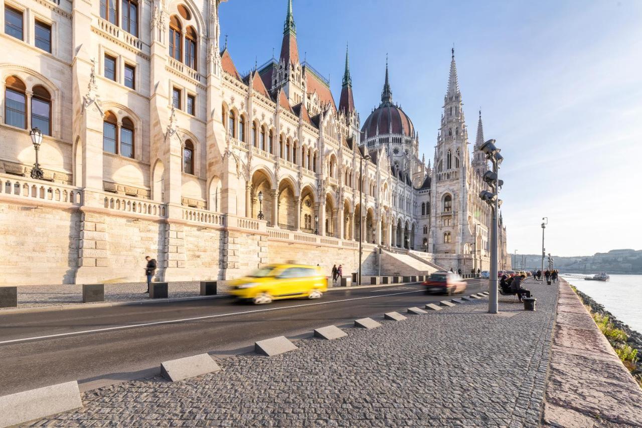 Riverbank Apartment At Parliament Budapest Exterior photo